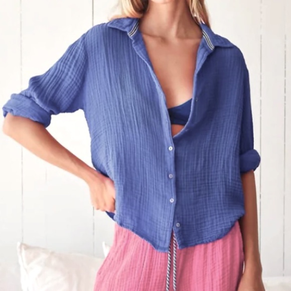 SUNDRY Button Down Top in Regalia